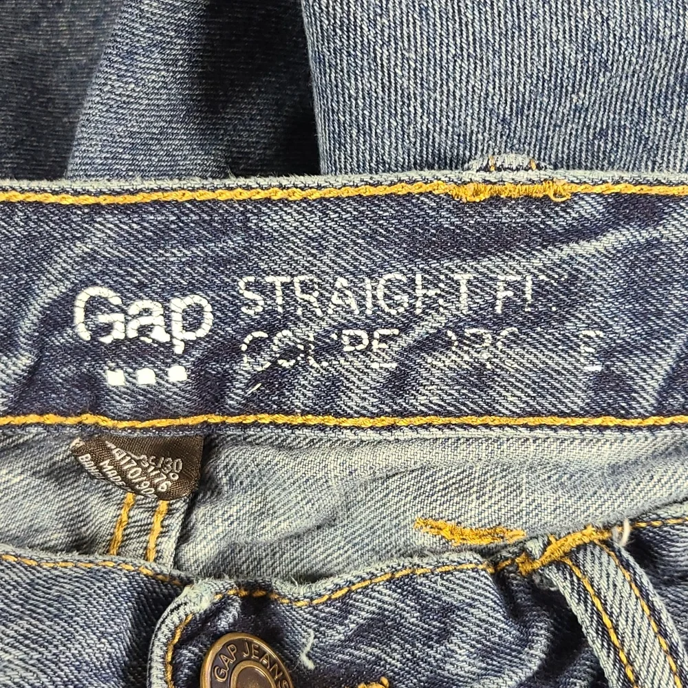 GAP 36x28 FADED DISTRESSED, MEDIUM WASH STRAIGHT FIT 2016 COUPE MEN'S JEANS